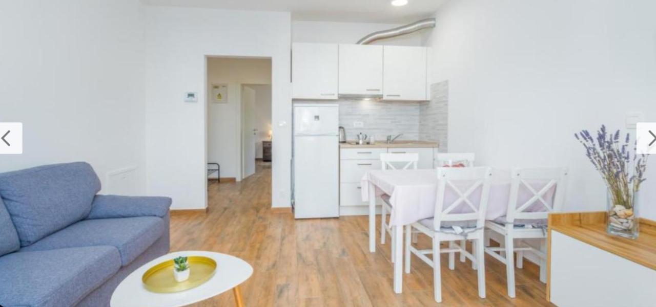 Apartament Sara *