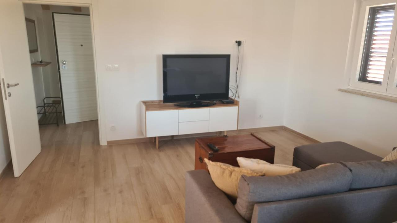 Sara Apartment *